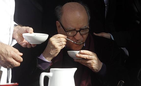 «El olor de esta sopa atraería a Mafalda hasta la olla»