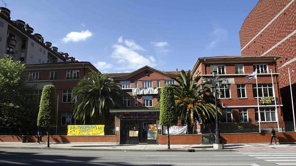 Oviedo autoriza el derribo de la antigua Consejería de Sanidad de General Elorza