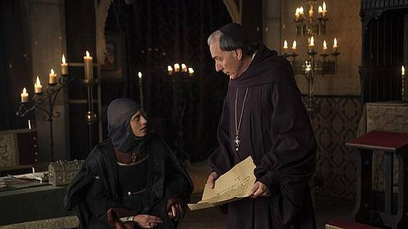 Ribadedeva y Llanes acogerán la próxima semana parte del rodaje de la serie sobre Carlos I