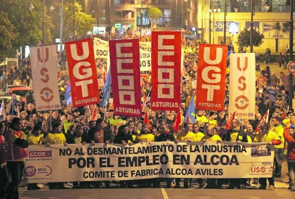 Histórica jornada en Avilés en defensa de Alcoa y del empleo