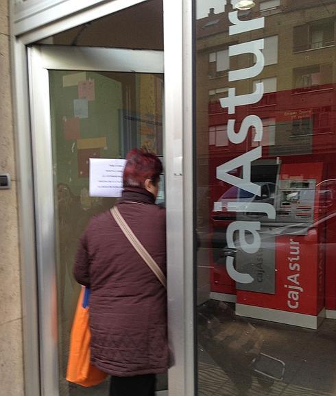 Atraca la sucursal de Cajastur en Ciaño