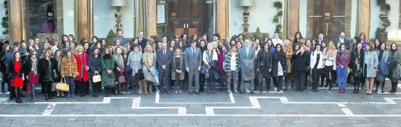 Fernández arropa a las empresarias