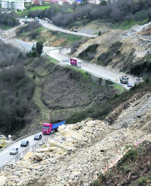 Rajoy: «La obra de la autovía ha sido muy difícil y se ha hecho un esfuerzo»