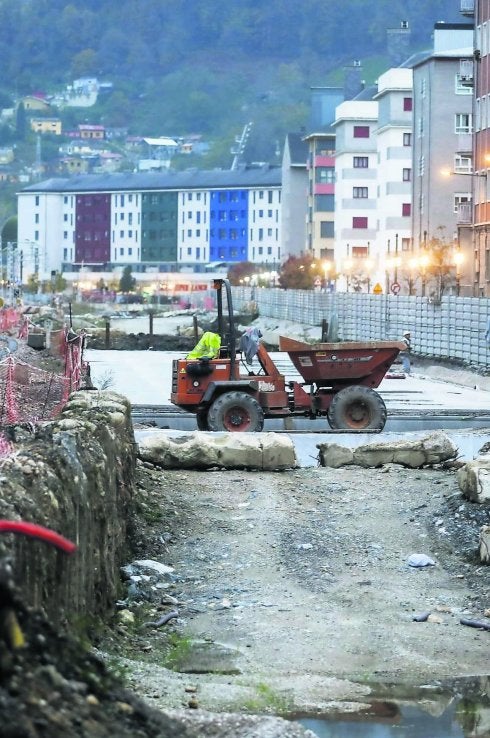 La plataforma por el soterramiento de Langreo critica el escaso presupuesto de la obra