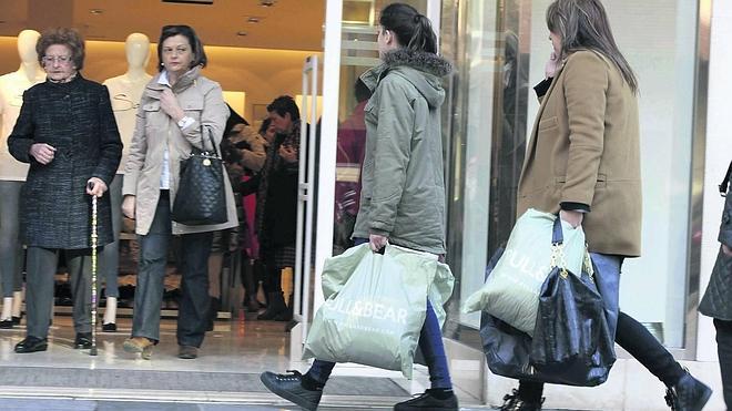 La resaca navideña debilita las rebajas