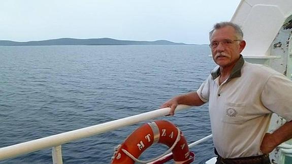 Muere por practicar surf en aguas contaminadas