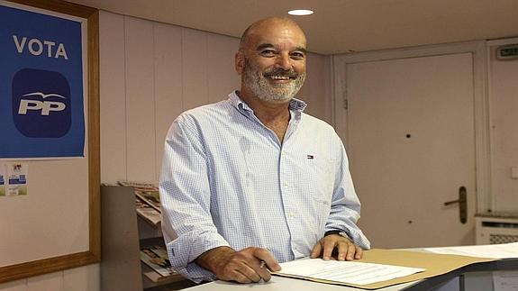 Riestra rechaza presentarse al Congreso del PP al asegurar que no juega «con cartas marcadas»