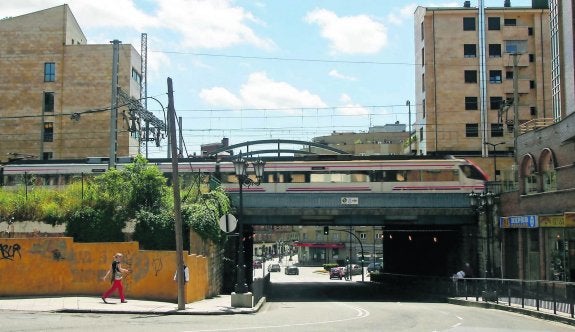 Adif autoriza la contratación del proyecto para desdoblar el puente de Nicolás Soria