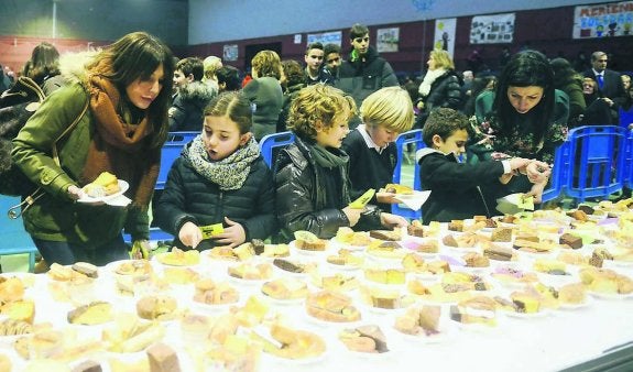 Merienda solidaria y donación de sangre en el colegio de la Inmaculada