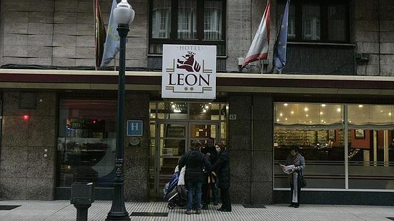 El Hotel León adelantará la apertura de la cafetería al centro sociosanitario