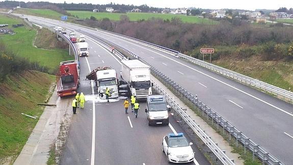 Un muerto y dos heridos en un accidente en Coaña