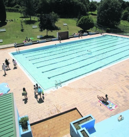 Pénjamo reclama la gestión vecinal de sus piscinas