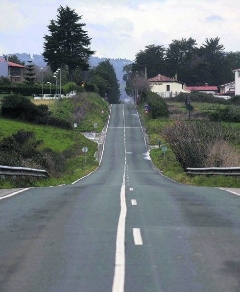 La ocupación de una finca frena la fase final de la reforma de la N-632 en Colunga