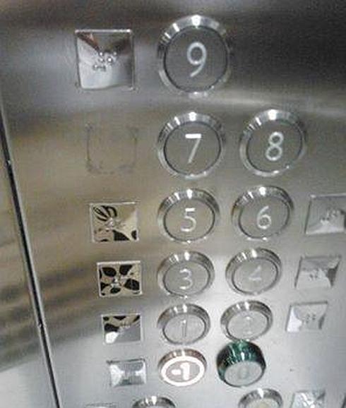 «Ni en los chinos se ven cosas de tan poca calidad como en el HUCA»