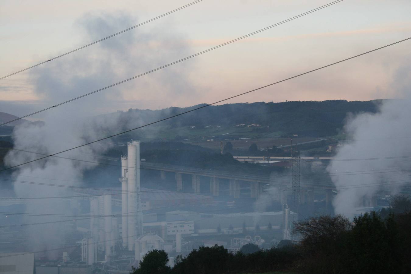 Gijón exige a Alusigma que cumpla la normativa porque contamina «dos veces más que Arcelor y siete que la térmica»