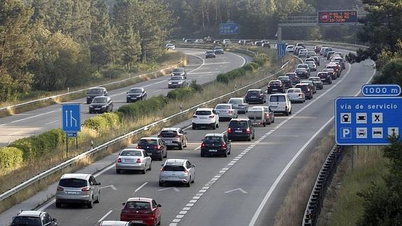 'Operación salida' de Semana Santa con los precios más bajos de la gasolina en cinco años