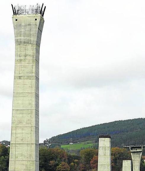 Trevín insta a concretar la fecha para reactivar la autovía Oviedo-La Espina