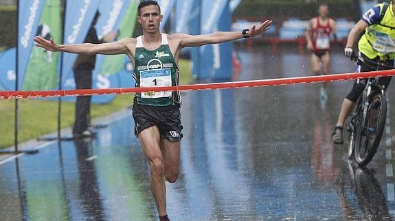 Said Aitadi repite triunfo en el Medio Maratón Gijón-Villa de Jovellanos