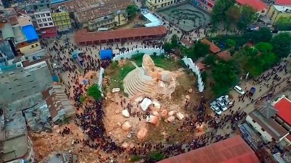 Un dron capta la devastación en Kathmandu