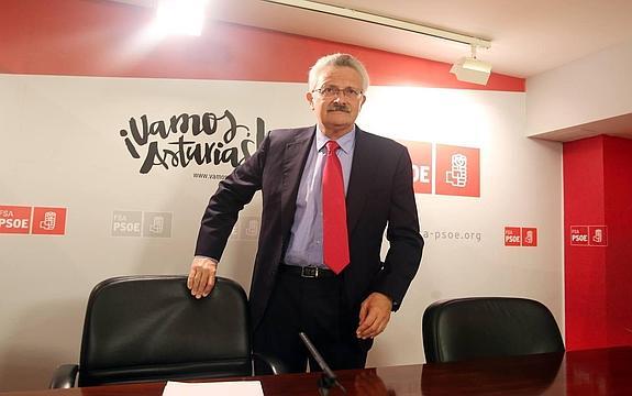 «El PP tiene el programa electoral embargado al estar en deuda con Asturias», sostiene Trevín