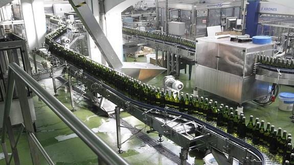 El juez da la razón a 'El Gaitero' en el contencioso con el Principado por el etiquetado de las botellas