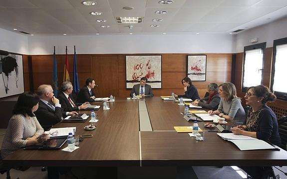 El 44,3 % de los asturianos ve mala o muy mala la gestión del Gobierno asturiano