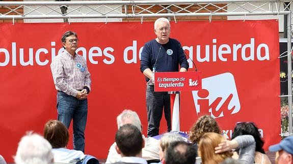 Cayo Lara: «Podemos tiene que clarificarse porque lanza mensajes contradictorios»