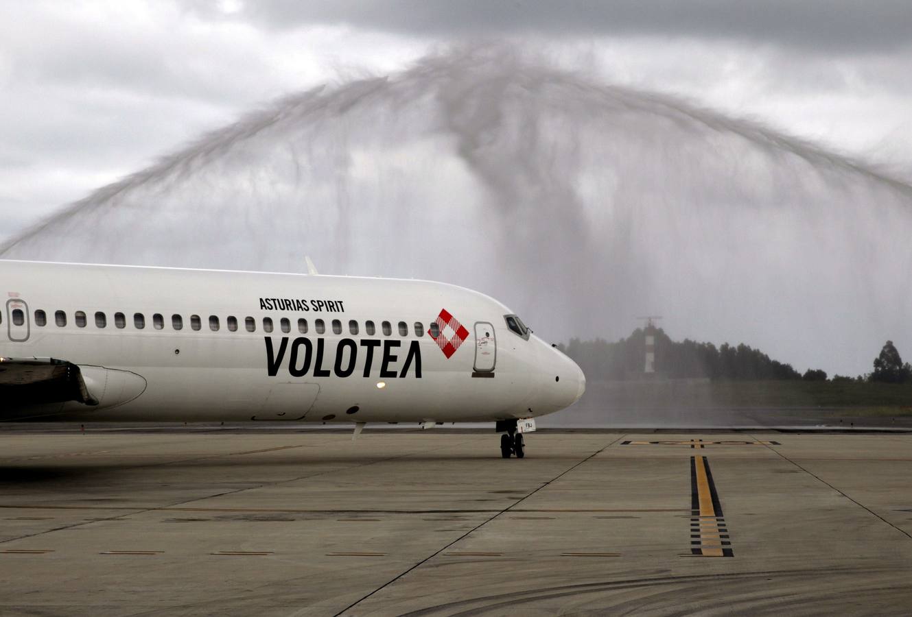 Volotea inaugura su nueva ruta entre Menorca y Asturias