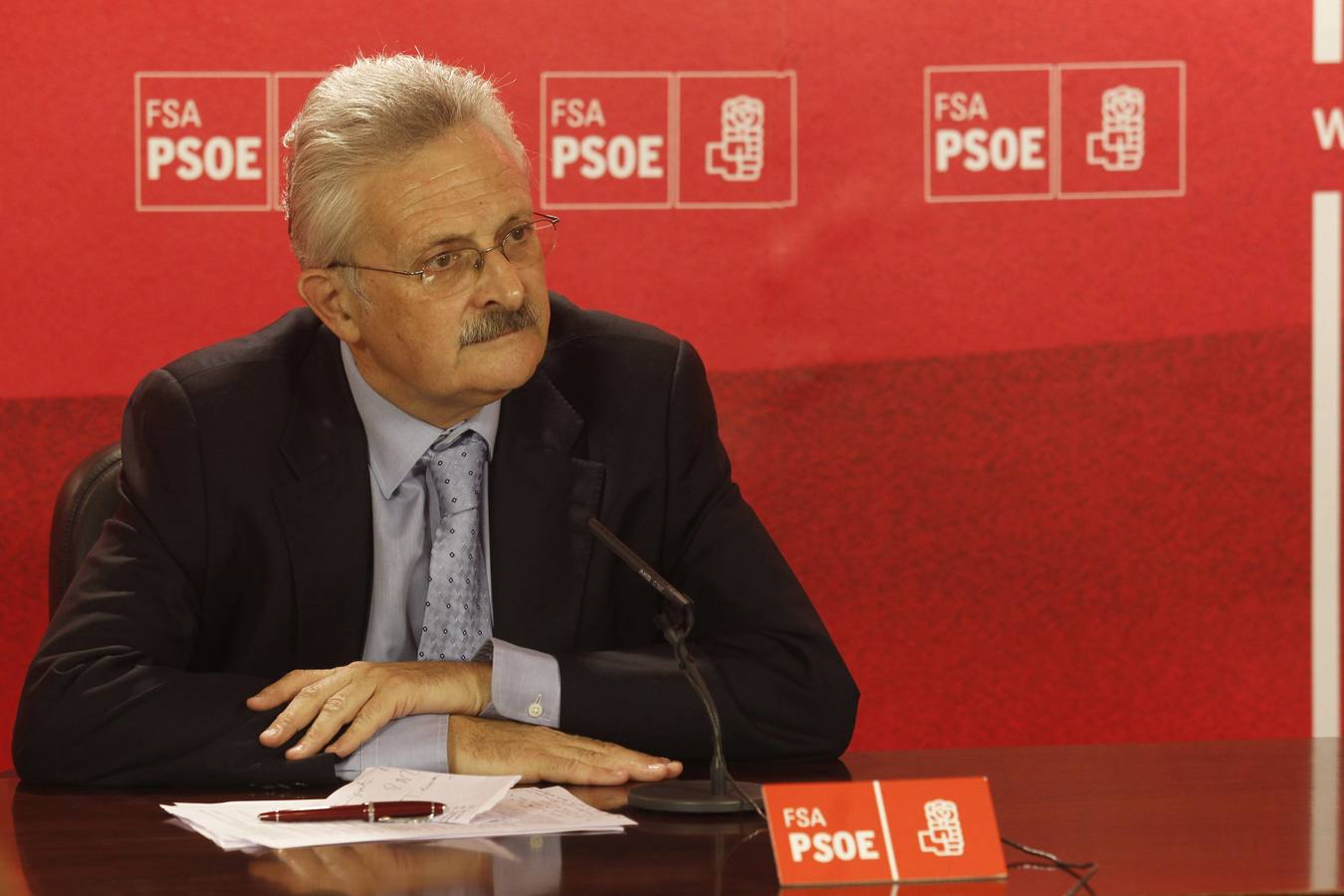 El PSOE exige a Fernández Díaz que explique si cesó a dos comisarios por reunirse con Trevín