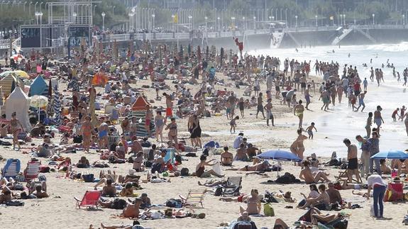 Llenazo en San Lorenzo bajo un sol radiante