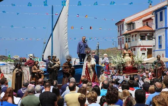 L' Amuravela abarrota Cudillero