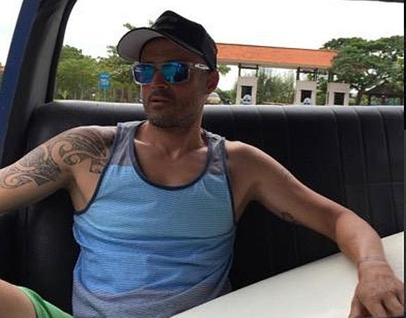 Luis Enrique, un loco del surf en Bali