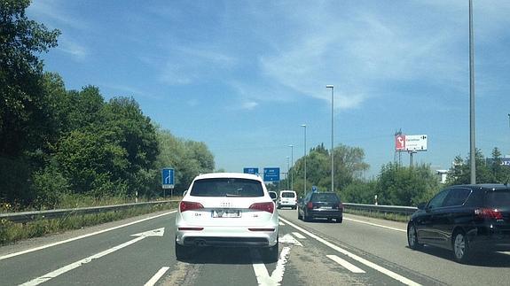 Un accidente en la A-66 a la altura de Parque Principado provoca un atasco kilométrico