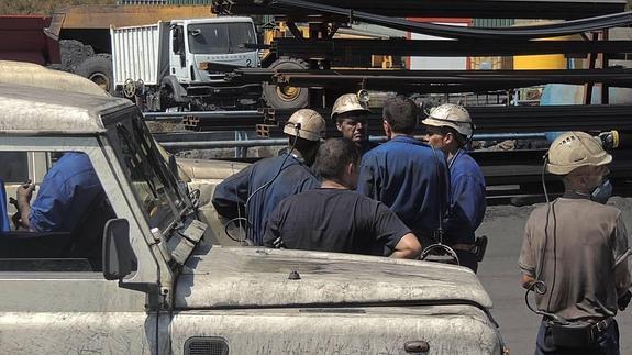 Aparece muerto el minero atrapado en el pozo de Cerredo tras hundirse un túnel