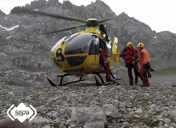Cinco menores y un adulto resultan heridos por una avalancha en Cabrales