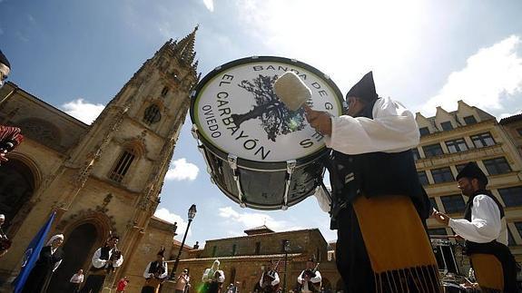 Las cofradías de Oviedo amenazan con demandas si se les retira subvención