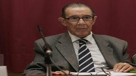 Juan Velarde: «Si Cataluña se separa se hunde económicamente sin solución»