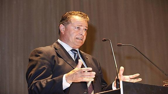 Baragaño pide incentivar la natalidad con deducciones en el IRPF y ayudas directas a las empresas