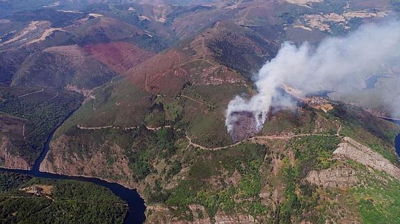 El trabajo de los bomberos en Illano y Los Oscos