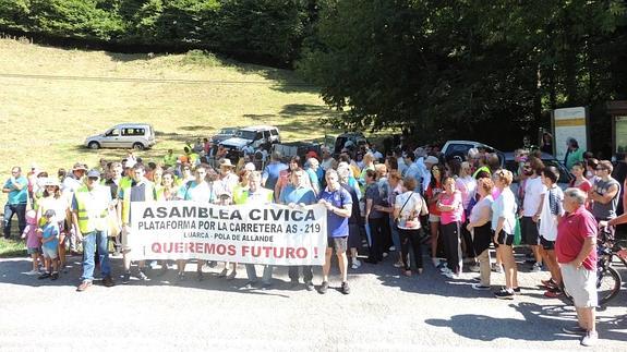 Navelgas y Naraval, unidos por el arreglo de la carretera