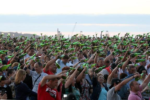 8.564 culinos de sidra que sirven para batir un récord