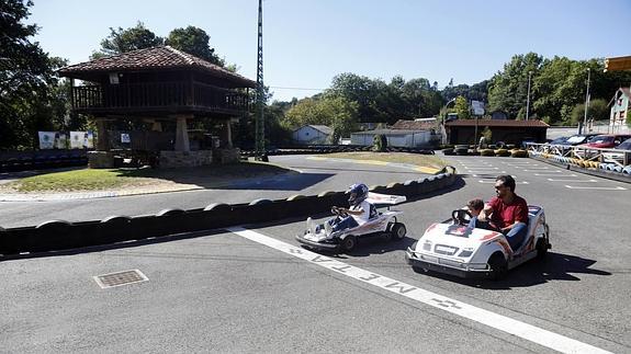 El Karting Pola, un cuarto de siglo de pasión por el motor