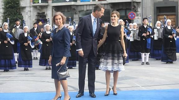 Letizia reinventa el protocolo