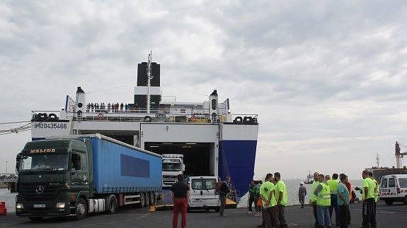 Acuerdo para que Transportes Riva acceda a fondos comunitarios para la autopista del mar