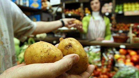 Patatas y queso azul, los productos más consumidos en Asturias