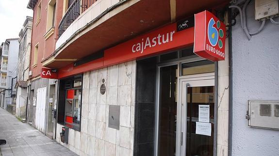 Buscan a un atracador tras robar en una sucursal de Figaredo