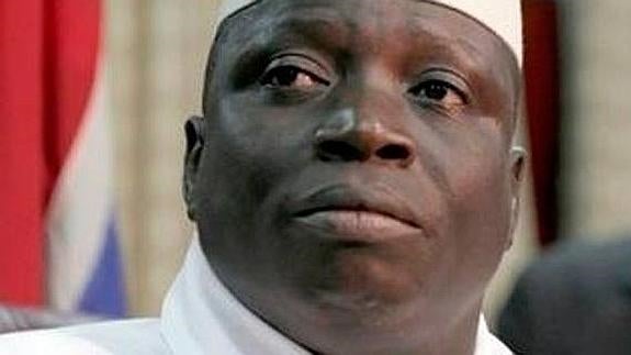 El presidente de Gambia pide a las mujeres que dejen de usar pantalones y ropa interior