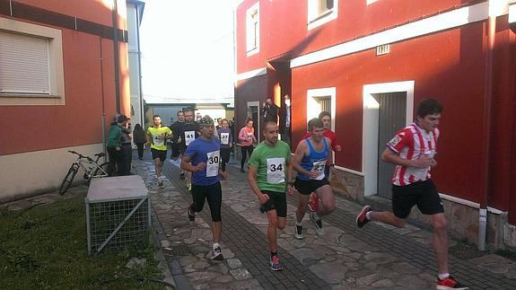 Marcos Rodríguez y Carla Fernández se imponen en la San Silvestre de Villayón