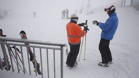 Asturias inicia la temporada de nieve con casi cinco kilómetros esquiables en Valgrande-Pajares