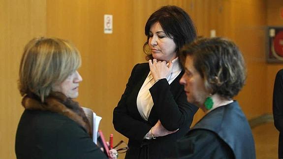 El Ayuntamiento de Oviedo suspende 10 meses a los policías que injuriaron a la sargento García